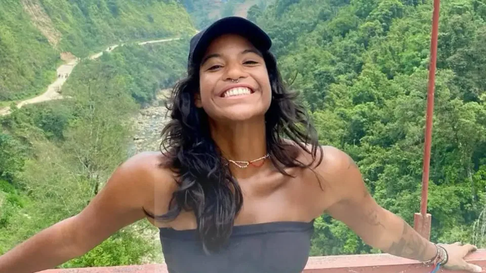#PARA TODOS VEREM: Juliana Marins, a turista brasileira que aguardava resgate desde sábado (21), foi encontrada morta esta terça-feira.