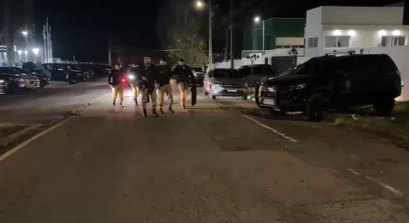 #PARA TODOS VEREM: Curitiba - Cerca de 400 policiais agiram nesta manhã no combate ao tráfico de drogas no centro da cidade