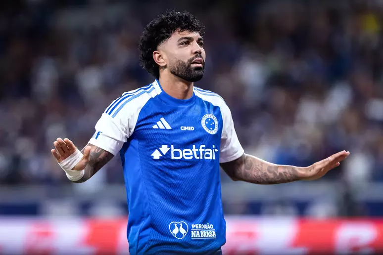 #PARA TODOS VEREM: Uma fonte da operação informou que, com a fraude, os criminosos conseguiram desviar R$ 938 mil apenas de salários do jogador Gabigol