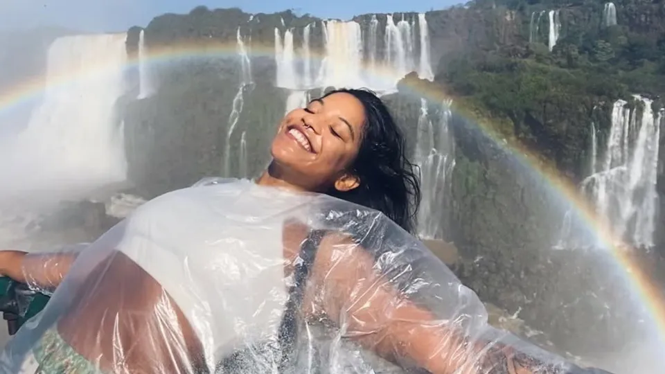 #PARA TODOS VEREM: Turista brasileira - A morte foi identificada como ferimentos que causaram danos a órgãos internos e hemorragias