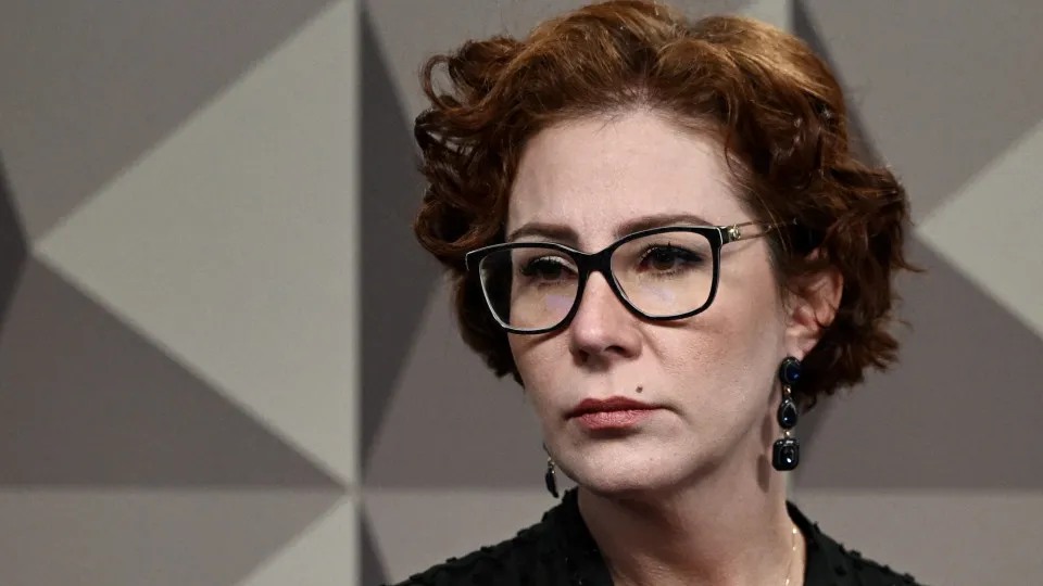#PARA TODOS VEREM: Deputada Carla Zambelli é presa na Itália.