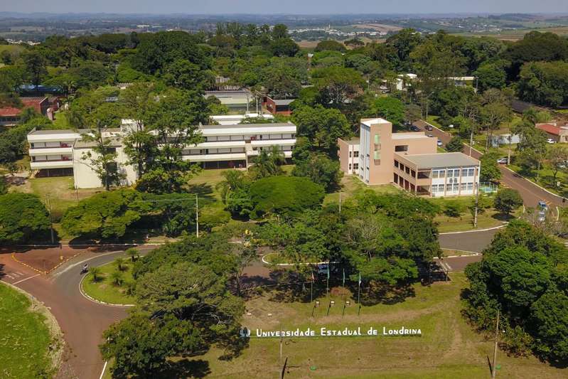 #PARA TODOS VEREM: Vista áerea do Campus da UEL em Londrina, que abre inscrição para o vestibular 2026, a partir de hoje.