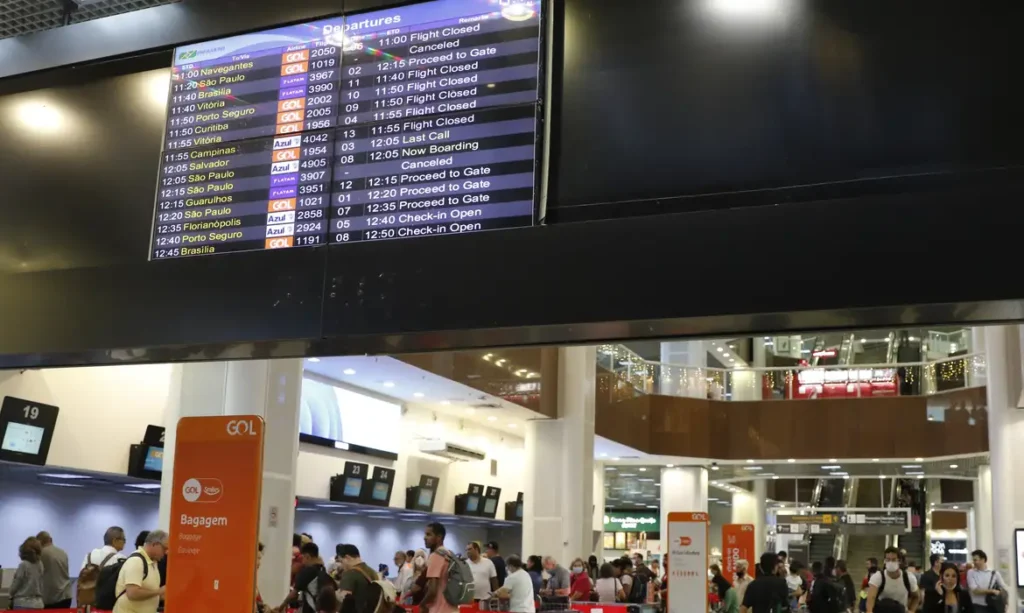 #PARA TODOS VEREM: Voa Brasil registrou cerca de 45 mil reservas de passagens aéreas para aposentados.