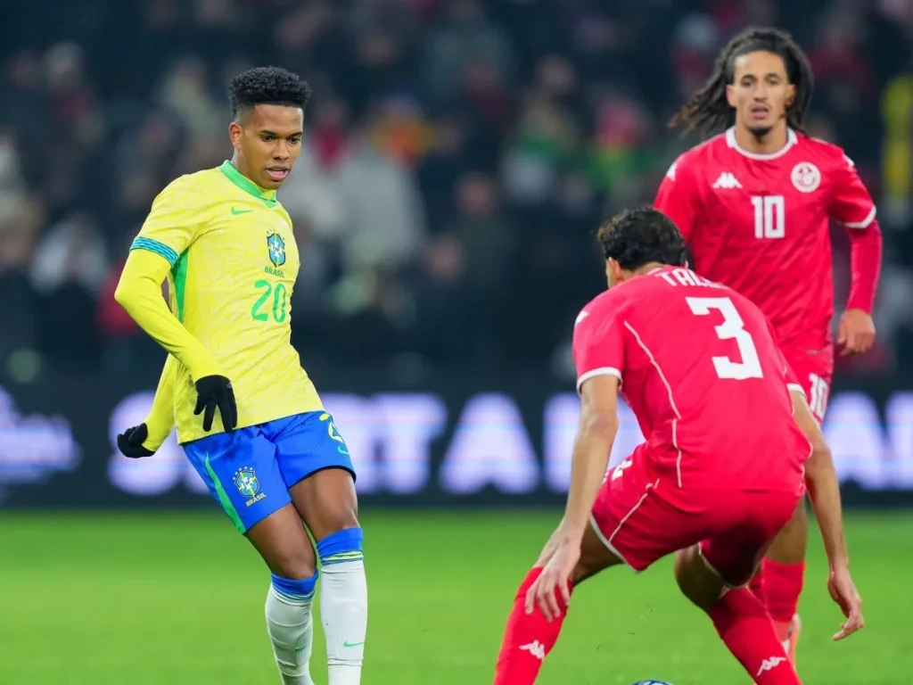 O Brasil jogou mal e empatou com a Tunísia por 1 a 1, no final da tarde desta terça-feira (18) na Decathlon Arena, em Lille (França),