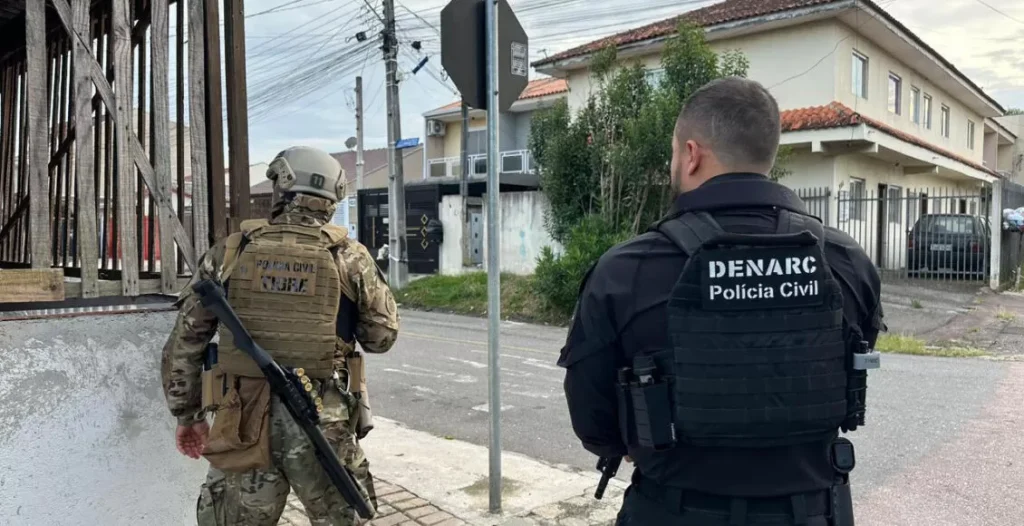 Paraná - A Polícia Civil do Paraná (PCPR) está nas ruas na manhã desta terça-feira (2) para cumprir 82 mandados judiciais