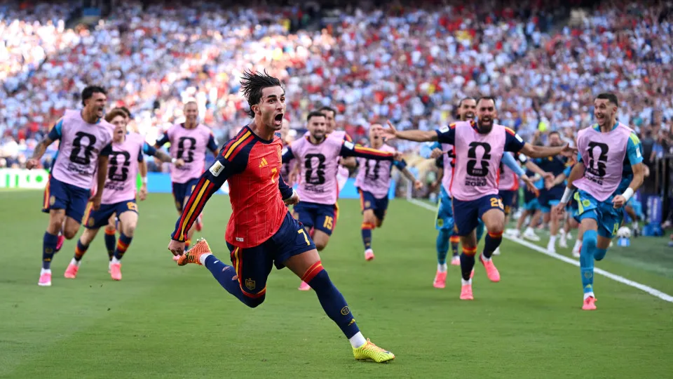COPA DE 2030 - Espanha o país campeão desta edição da Copa do Mundo, será um dos países sedes da próxima edição