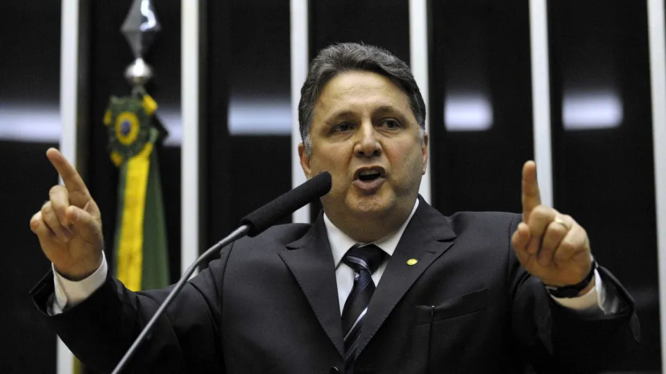 Garotinho - A Justiça do Rio de Janeiro determinou o cumprimento da sentença que impõe a suspensão dos direitos políticos por oito anos